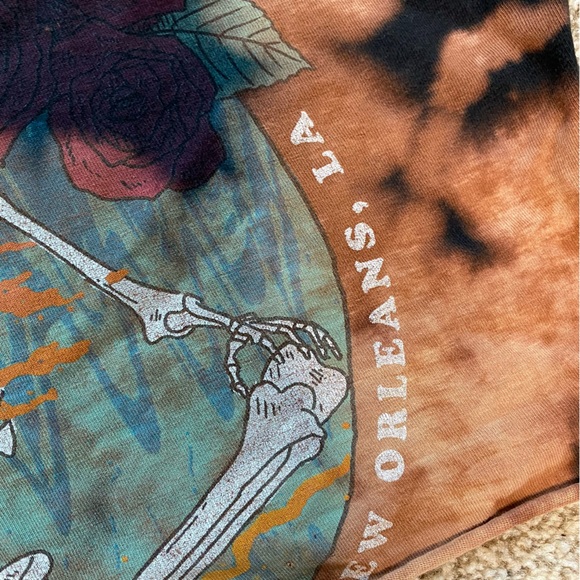 Oversized Cropped Bleach Dyed BUKU New Orleans Music & Arts Festival Tee - Picture 6 of 6